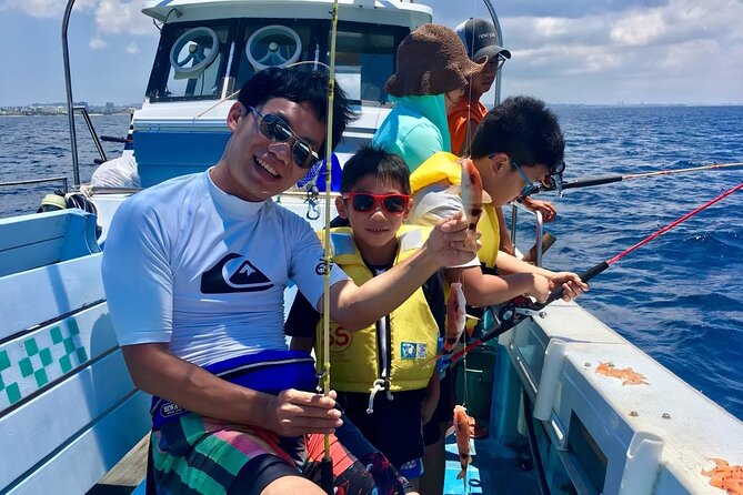 2 hours family fishing in Okinawa - The 15-minute ride to the fishing grounds