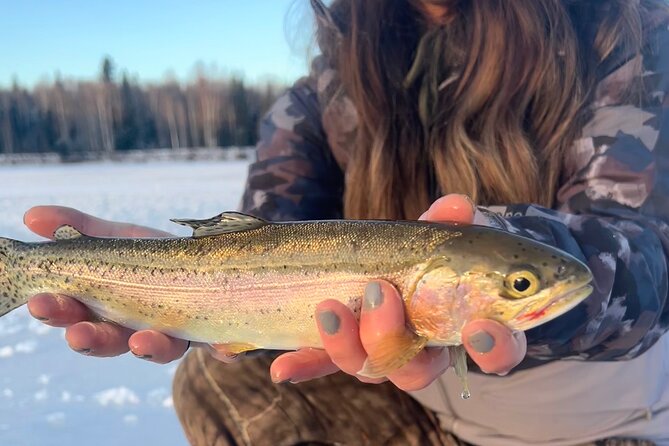 3 Hour Ice Fishing Experience - Getting the Fishing Lesson