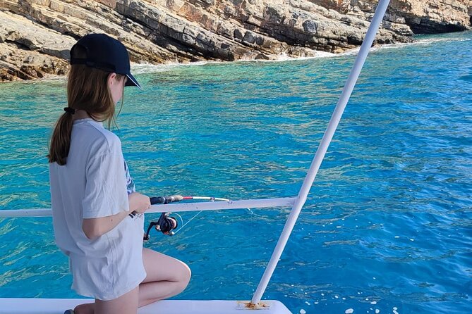 4 Hour Fishing and Swimming Boat Experience in Schisma Eloundas - Antonis and the tone of the day