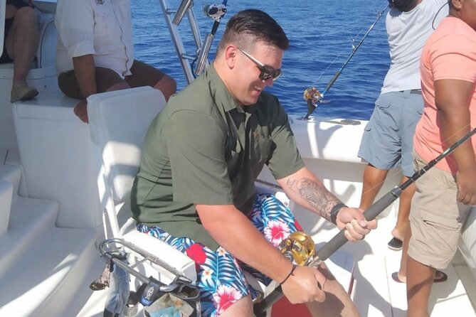 4 Hour Private Fishing Tour in Puerto Aventuras Riviera Maya - A good choice for families and mixed groups