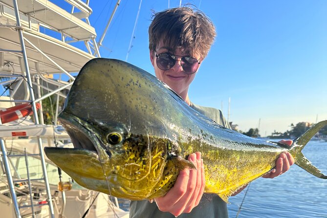 4 Hour Private Fishing Tour in Puerto Aventuras Riviera Maya - English service and communication
