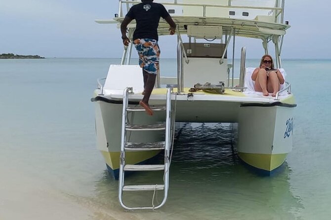 4HR-Halfday Private Fishing Tour in Gracebay - Fishing the shallow Caicos Bank from Providenciales