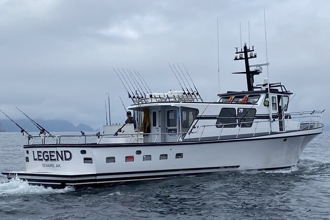 8hr Kenai Fjords Whale Watching Tour w/ 1hr Fishing 16 Passengers - Whale Watching Across the Main Day