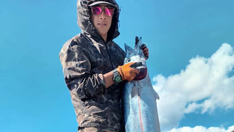 Ancestral fishing: Fishing with an experienced Rapa Nui - Two hours on the Pacific Ocean