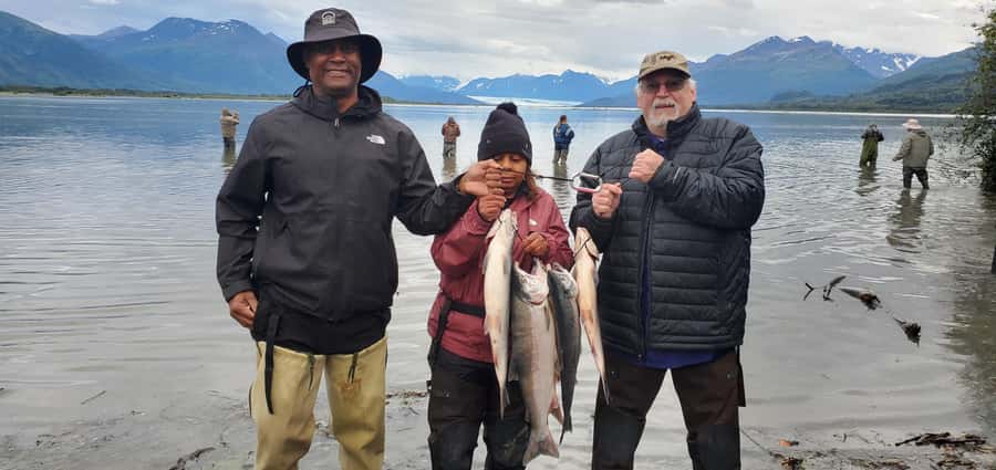 Anchorage: Full-day guided salmon fishing with Hotel Pickup - The guide makes the biggest difference