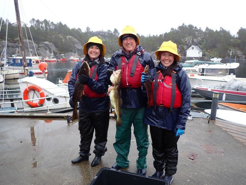 Bergen: Guided Fishing Tour with Outdoor Cooking - Getting ready at Syltøy