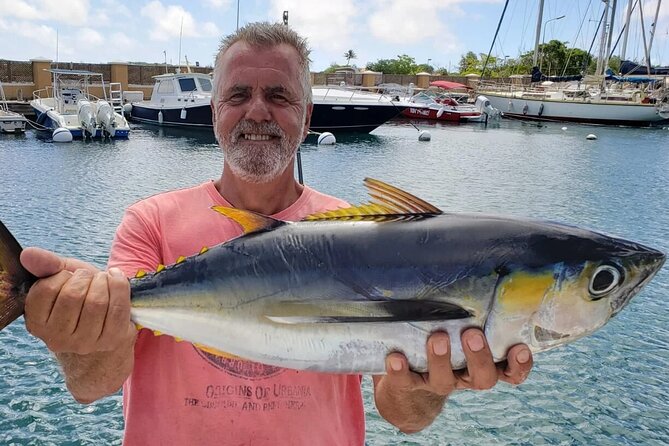 Big Game Fishing charter and Snorkeling trips Bonaire - Fishing for wahoo, tuna, and barracuda