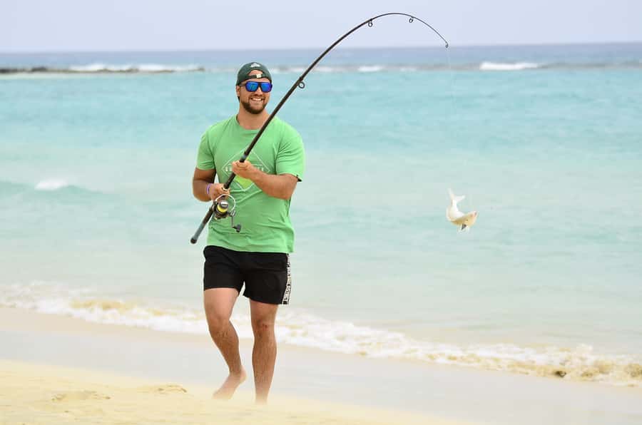 Boa Vista Island: Fishing with local fishermen - Eating the catch beside the water