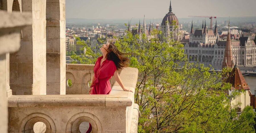 Budapest: Fast Private Photoshoot at Fisherman's Bastion - Why Fisherman’s Bastion works so well for portraits