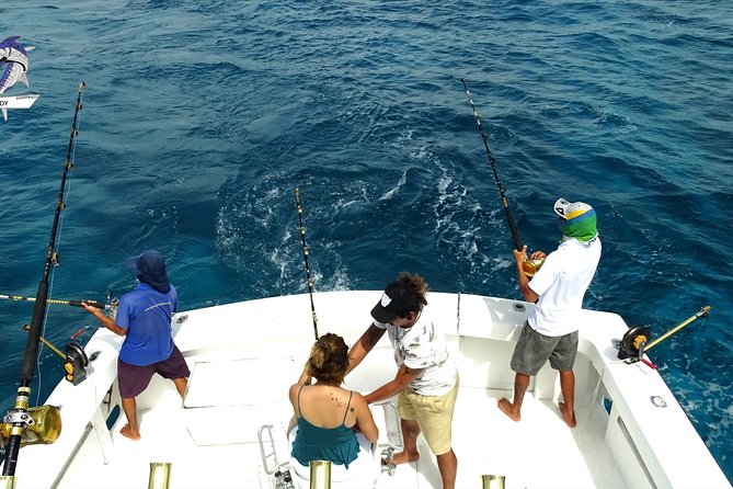 Cancun fishing charter if you don't fish you don't pay 46ft yacht 12pax 25P14 - What the crew adds to the experience
