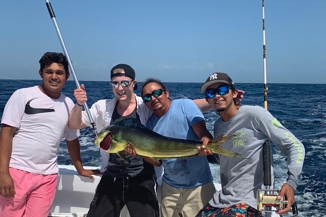 Cancun fishing charter if you don't fish you don't pay 46ft yacht 12pax 25P14 - The sea views beyond the fishing lines