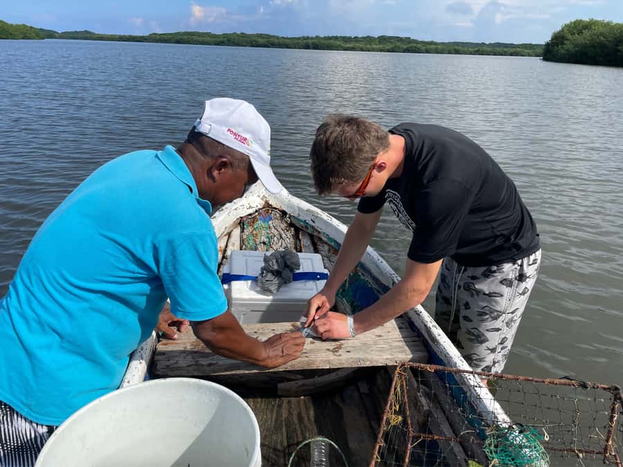Cartagena Fishing, Crabbing, Birdwatching Experience + Lunch - Is $79 a fair price?
