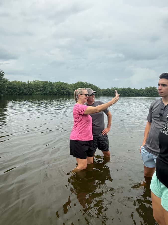 Cartagena: Mangrove Eco Tour & Fishing with Transportation - Through the mangroves by traditional boat