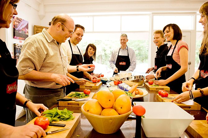 Cooking Class , Local Market , Basket Boat And CRABS FISHING - What the private format really adds