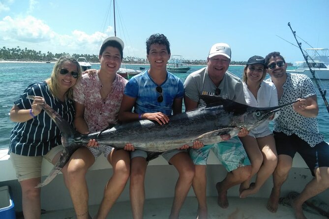 Deep sea fishing in Punta Cana and Bávaro. - The food and open bar make the waiting easier
