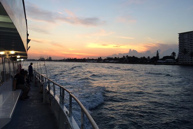 Drift Fishing Trip off the Coast of Fort Lauderdale - The honest tradeoff of a 30-person boat