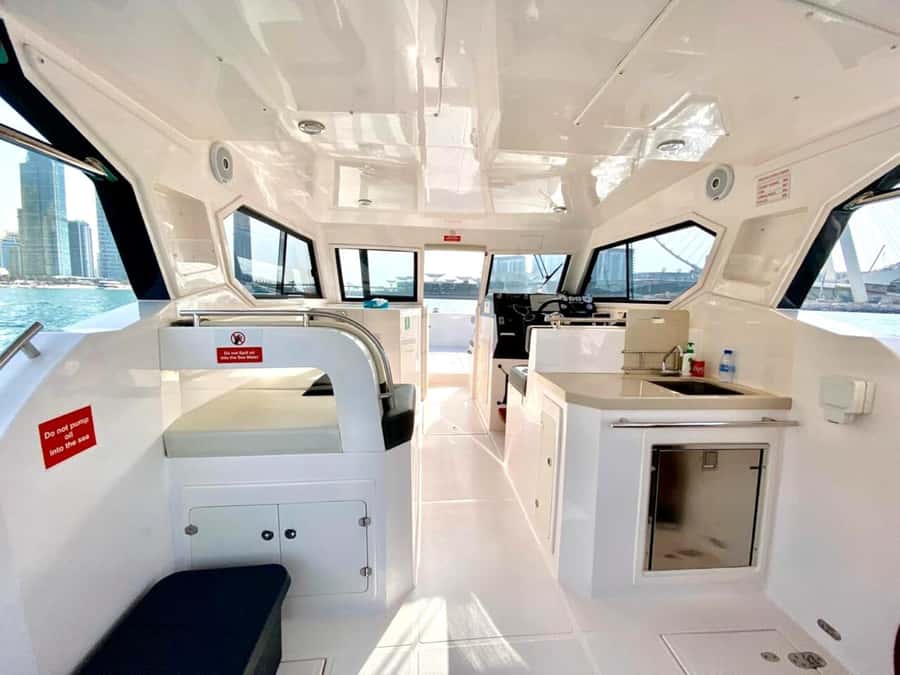 Dubai: 4-Hour Deep-Sea Fishing Cruise - Bluewaters Island and Ain Dubai from the sea