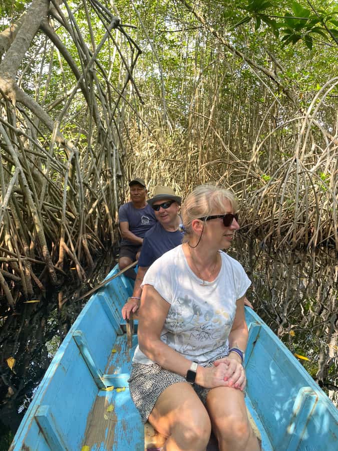 El Paredón: Mangrove Boat Tour with Optional Fishing - The optional fishing lesson, with no extra charge