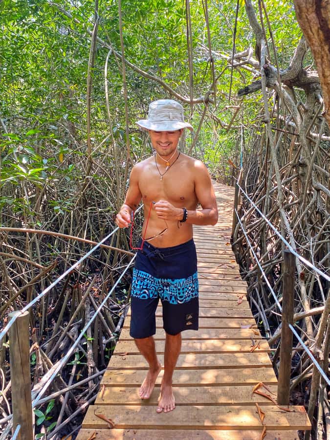 El Paredón: Mangrove Boat Tour with Optional Fishing - What to know about the Spanish-only format