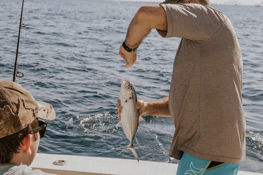 Estepona: Fishing Tour StartFisher 1060 - Food, towels, and what to pack
