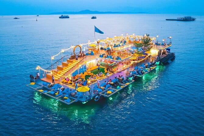 Exclusive Squid Fishing on Chic Floating Café from Pattaya - Why this floating café feels different from a standard Pattaya dinner