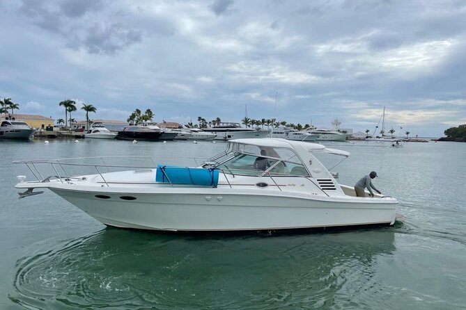Fishing And Eating Straight From The Sea ( SAONA ISLAND AND PALMILLA) - Who will get the most from this outing