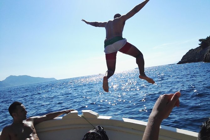 Fishing and Tourism in Capri - Swimming near Capri and lunch from the farm