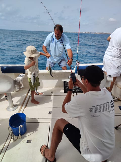 Fishing for kids - Meeting the boat at Marina Salinas