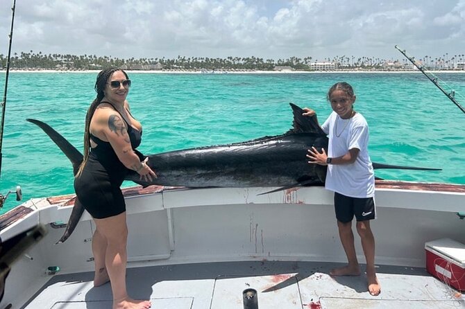 FISHING PRO CHARTERS - Boat Excursion - Sobre Las Olas - The return trip can still produce fish