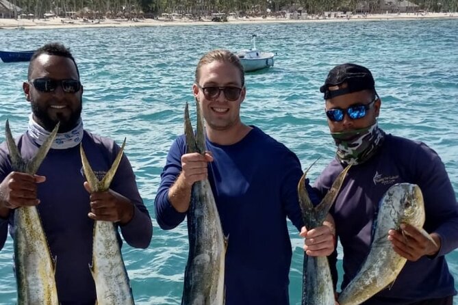 FISHING PRO CHARTERS - Boat Excursion - Sobre Las Olas - Drinks, comfort, and the hard parts