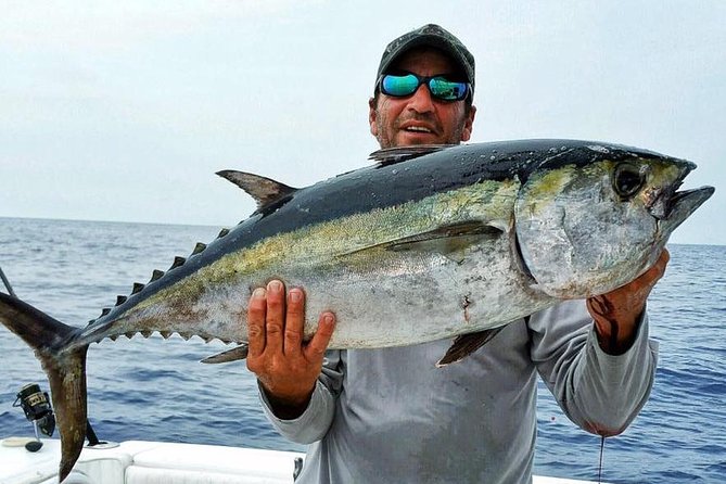 Fort Lauderdale Deep Sea Fishing Charters - The 31-foot boat and what comes with it