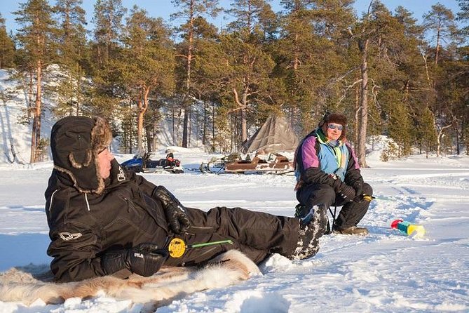 From Ivalo: Ice Fishing Safari to Lake Inari, reindeers & lunch - Key points at a glance