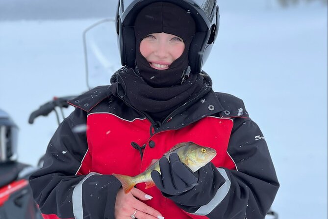 From Saariselkä: Ice Fishing Tour to Lake Inari, reindeers &lunch - The cold is the main thing to plan for