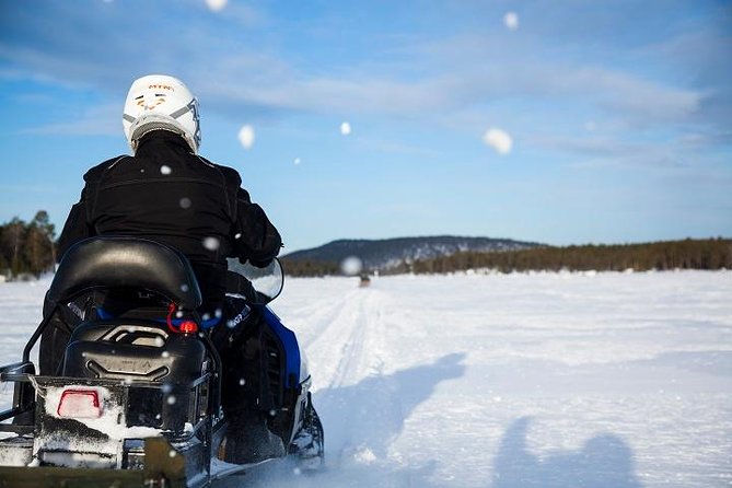 From Saariselkä: Ice Fishing Tour to Lake Inari, reindeers &lunch - Who will enjoy this Lake Inari outing?
