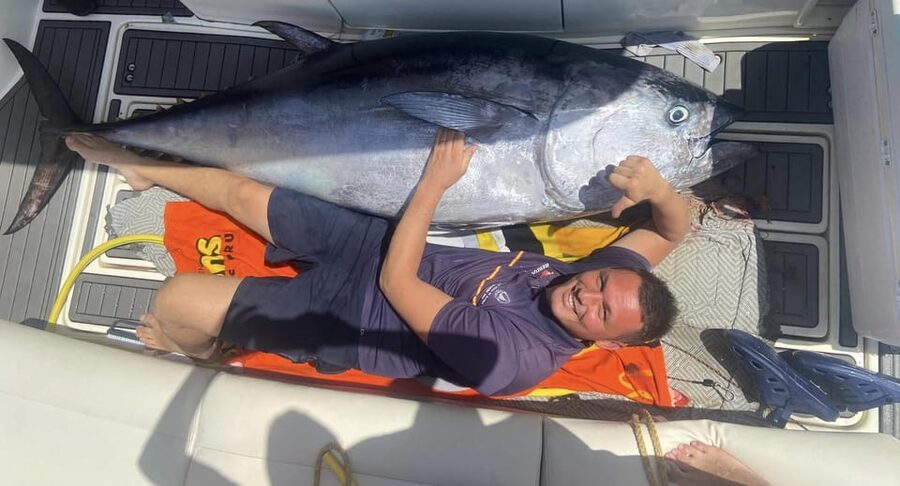 Fuengirola: 4h Trolling Fishing Trip with Snacks and Drinks - Snacks, drinks, and time between bites