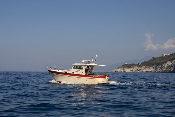 Group Capri tour , visit of caves, fishing legend and swimming - Punta Carena and Capri’s fishing coast