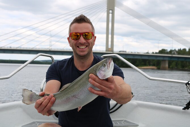 Guided Midnight Sun Fishing and Sightseeing Boat Tour - What the Guide Adds