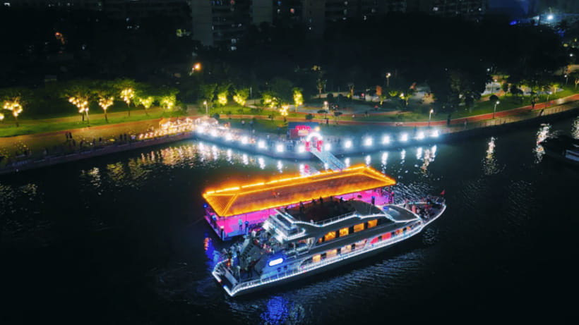 Haikou: Night Cruise from Fisherman's Wharf - Live singers and musicians change the mood