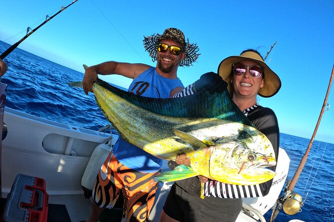 Half-day Big Fishing in Moorea on shared tour - Shared boat or private charter?