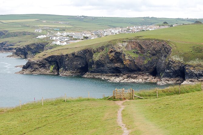 Half-Day Private Doc Martin and Fisherman's Friends Tour - How the five-hour schedule works