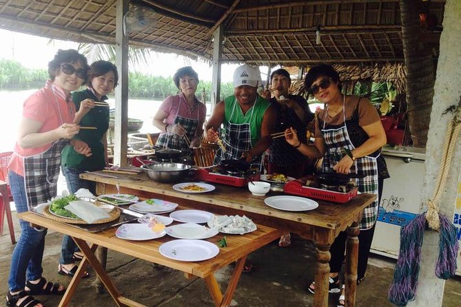 Hoi An Basket Boat Tour & cooking class(local market, boating, fishing crab...) - From Hoi An Market to the Thu Bon River