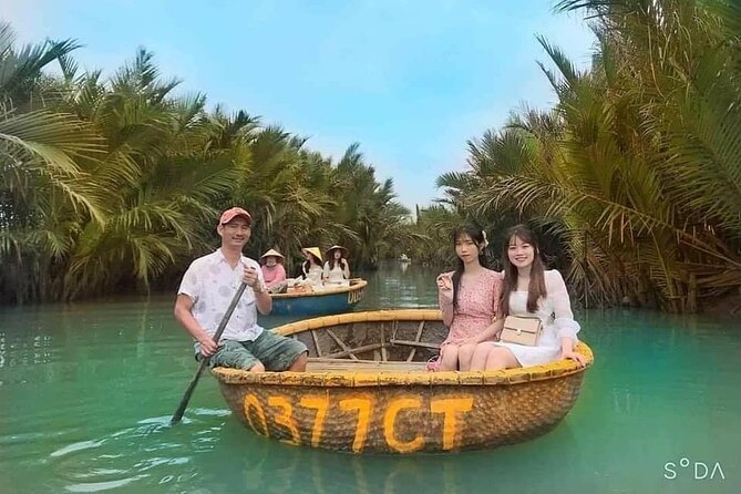 Hoi An basket boat tour with seafood lunch at fishing family - Fresh seafood beside the river
