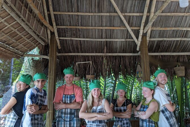 HoiAn:Making Lantern & Cooking Class-BasketBoat Ride,Crab fishing - Learning to catch purple crabs