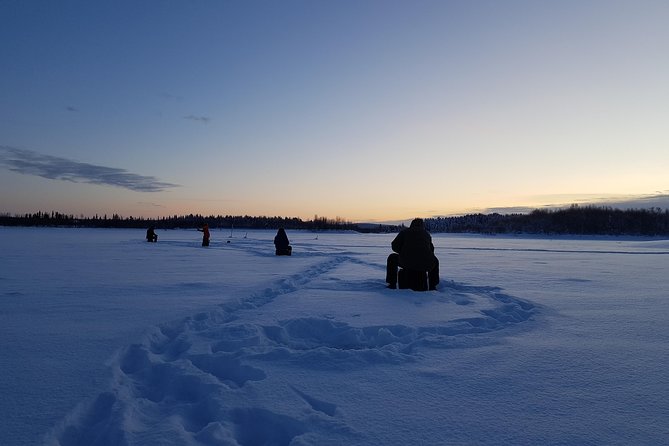 Ice fishing by car with hot beverages at Pyhä-Luosto - Key points to know before you book