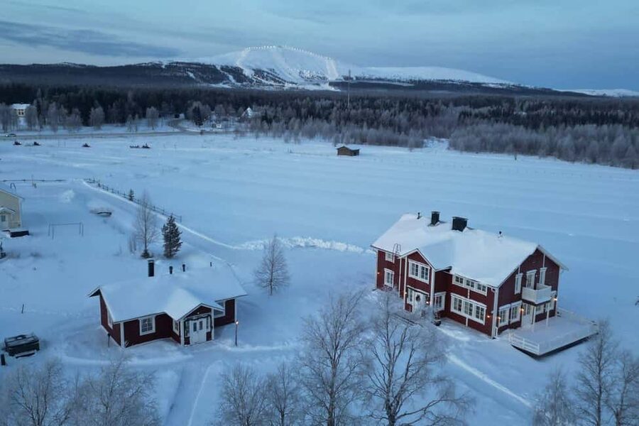 Ice-Fishing by Foot on Lake Ylläsjärvi - Key points to know before booking
