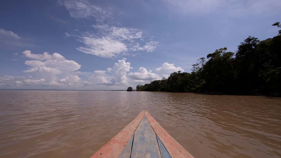 Iquitos: Piranha Fishing Experience in the Amazon jungle - The boat ride toward the Amazon
