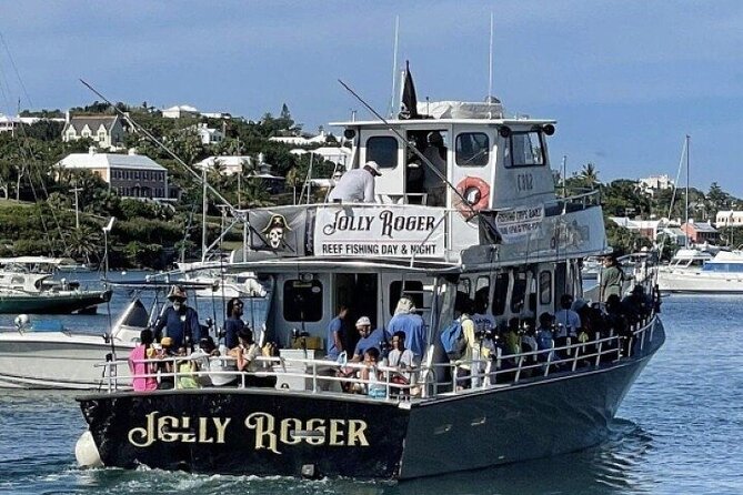 Jolly Roger Reef Fishing Experience - Getting set with light tackle and bait