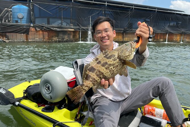 Kayak Fishing Tour in Singapore, Pasir Ris and Pulau Ubin Kelongs - What the guide adds