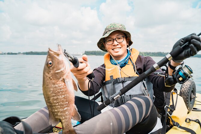 Kayak Fishing Tour in Singapore, Pasir Ris and Pulau Ubin Kelongs - Catching fish and taking them home