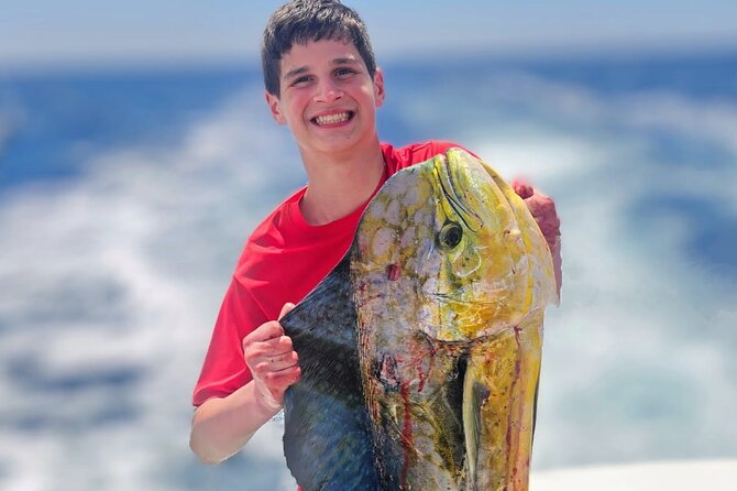 Kona Hawaii Deep Sea Fishing Escapade on the Bite Me 6 - Bringing home fresh fish